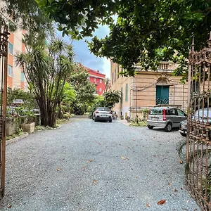 https://appartamenti-in-villa-del-varazze.hotelitalianriviera.com